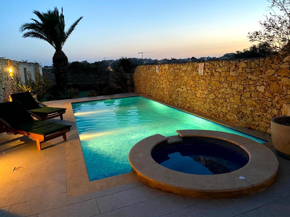 Sunset * Gharb (Gozo)